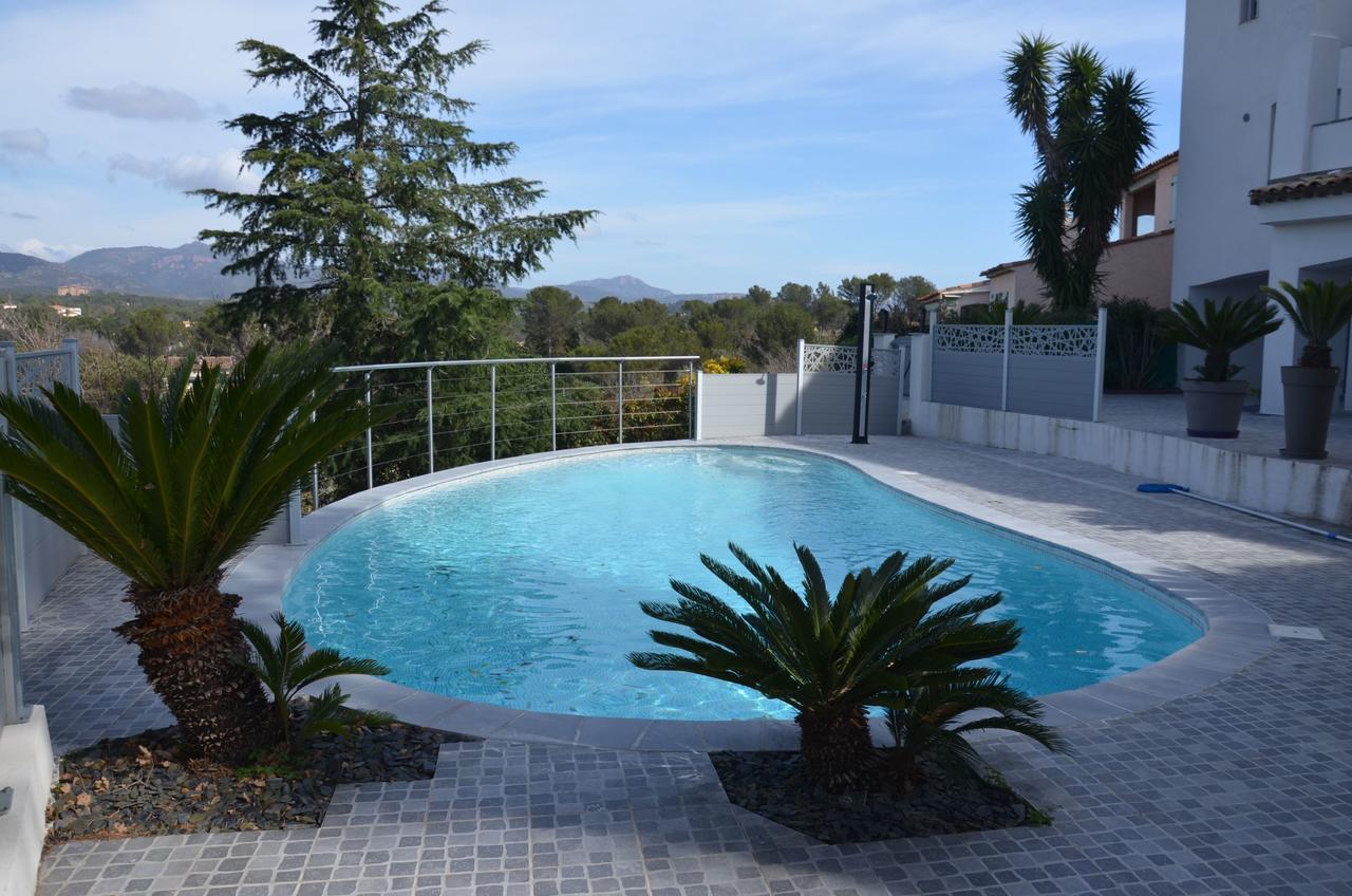 Belle Maison Avec Piscine Dans Les Hauteurs A Saint Raphael エクステリア 写真