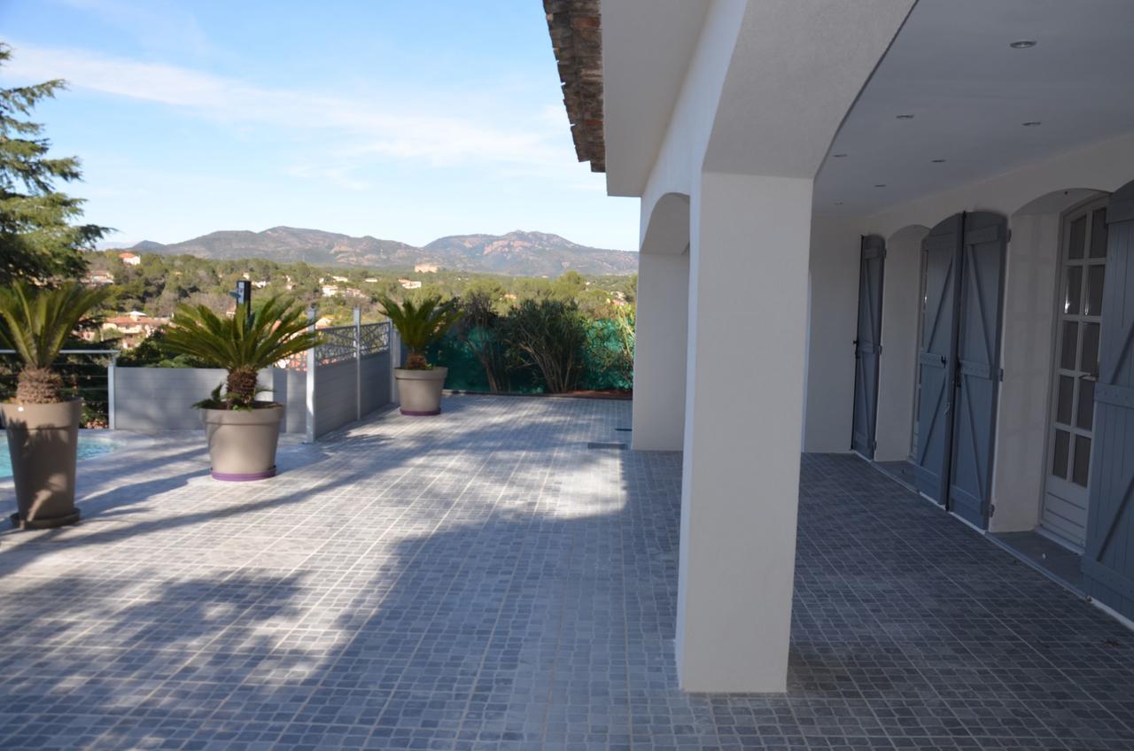 Belle Maison Avec Piscine Dans Les Hauteurs A Saint Raphael エクステリア 写真